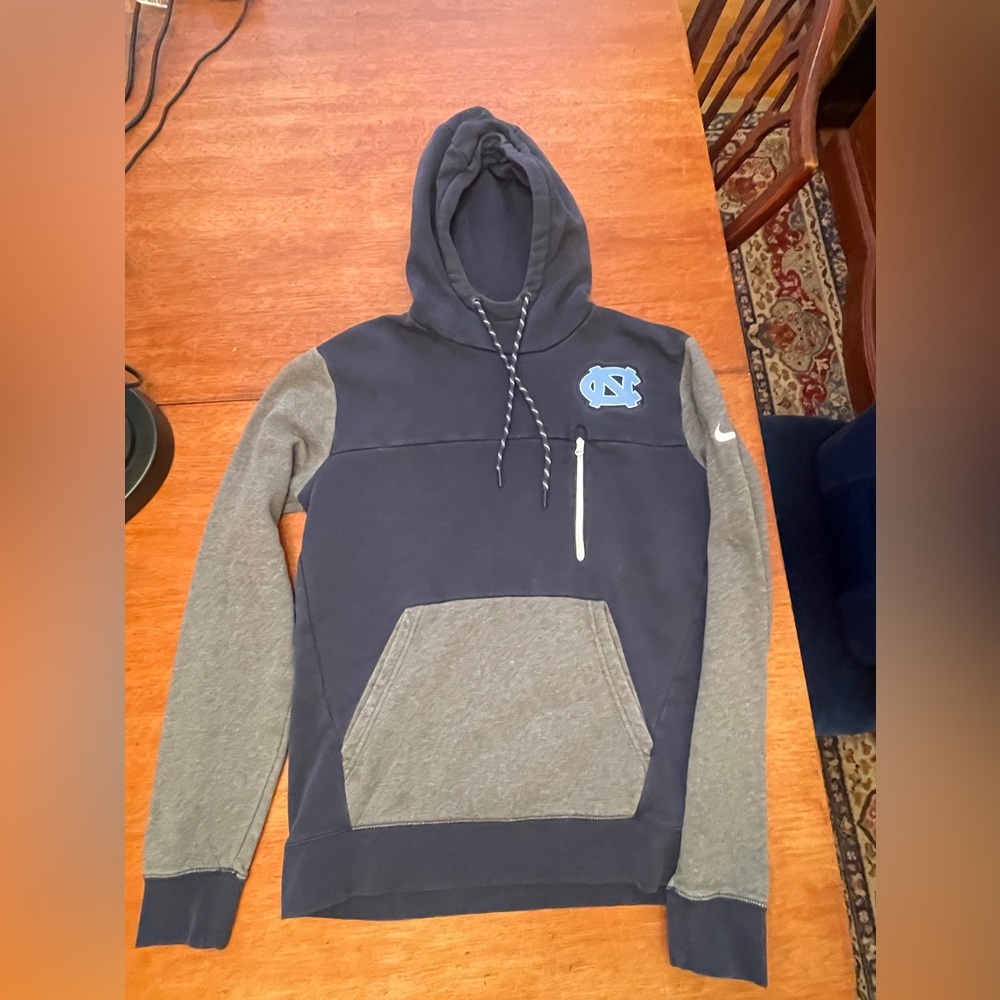 UNC Tar Heels mens Nike hoodie